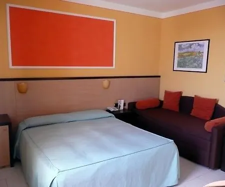 Hotell Tirrenia Viareggio