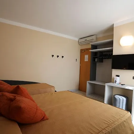 Tirrenia 3* Виареджо