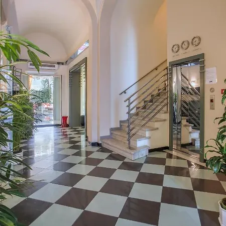 Tirrenia 3* Виареджо