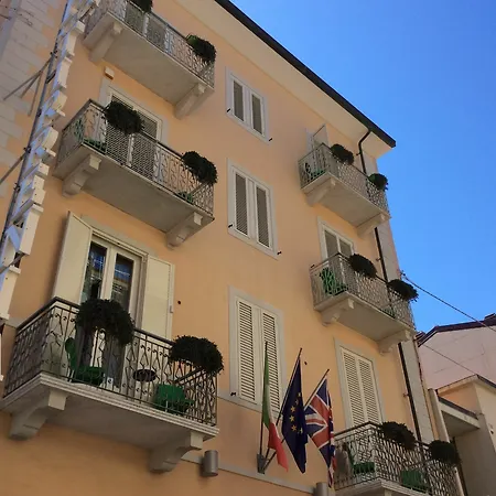 Tirrenia Hotell 3*
