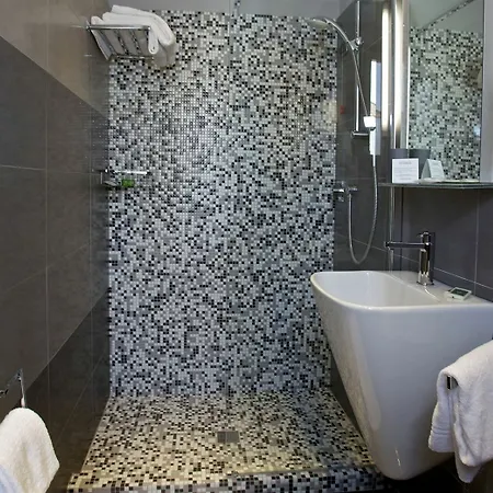Tirrenia 3* Виареджо