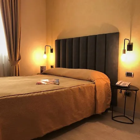 Tirrenia Hotell