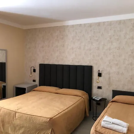 Hotel Tirrenia 3*