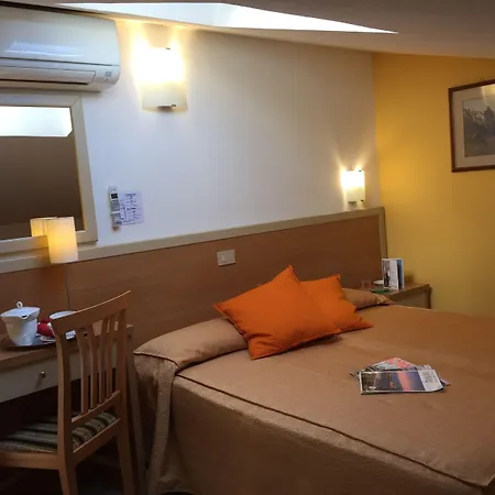 Hotel Tirrenia 3*