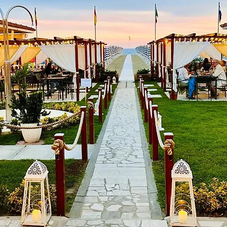 Tirrenia Hotel 3*