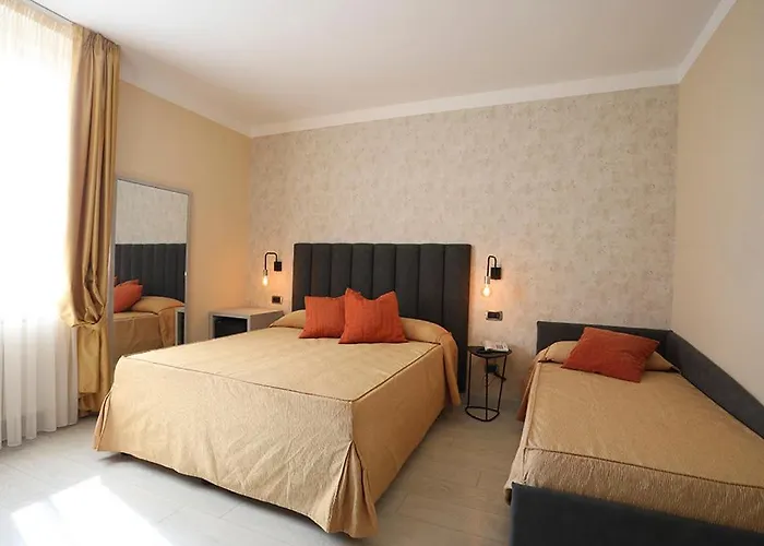 Готель Tirrenia В'яреджо