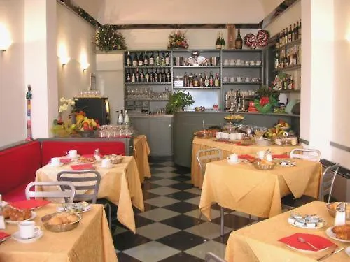 Hotel Tirrenia 3*