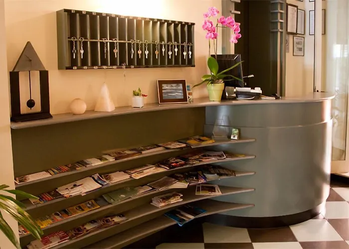 Tirrenia 3* В'яреджо