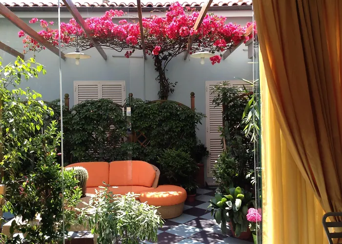 ティレニア 3* ヴィアレッジョ