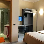 Tirrenia فندق
