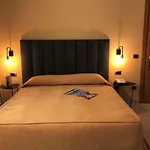 Tirrenia فندق